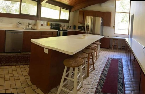 Weston Casa | Elegant, clean, spacious, king bed, fast internet