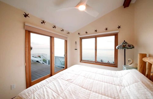 Lusby Cabina | Private beach!! Horizon views of the Chesapeake Bay!! Quaint updated log cabin!!