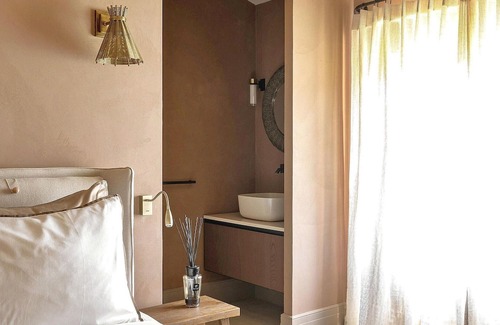 Maussane-les-Alpilles Casa | Experience the height of luxury in this air-conditioned vacation villa for up to 12 guests, nestled