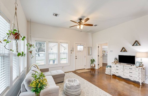 La Grange Casa | Downtown La Grange Vacation Rental Near Wineries