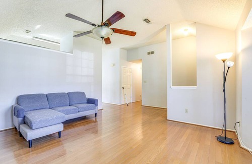 Alpharetta Casa | Minimalist Alpharetta Home w/ Balcony Near Atlanta