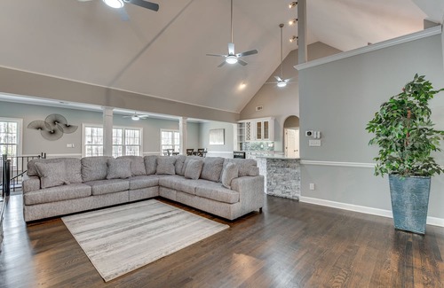 Canton Casa | Canton Home w/ Private Pool + Screened Patio!