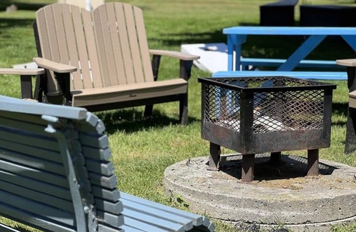 Bloomfield Casa | The Cherry Valley: Couple's Romantic PEC Getaway