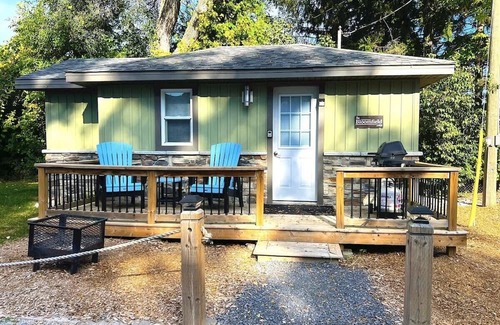 Bloomfield Casa | The Bloomfield: Westlake Couple's Cottage