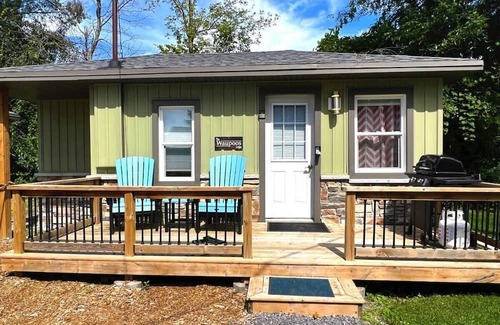 Bloomfield Casa | The Waupoos: Cozy Couple's Getaway in PEC