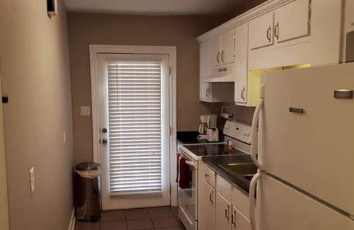 Mid-City Cabina | ✨💥CLOSE 2 FQ!❤️\ SLEEPS 4 W/ W+D
