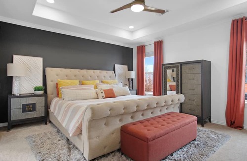 Lowell Casa | Urban Social : Backyard Paradise & Central to NWA