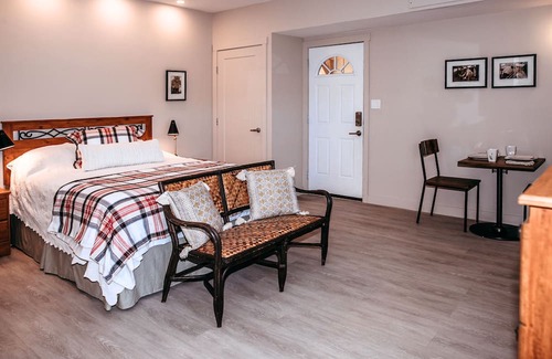 Hinton Apartamento | 🏔 Modern | Cozy | Views | Firepits | Fireplace | Near Jasper National Park ⛰