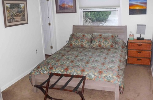Golden Casa | Golden Historic District 3BR Bungalow