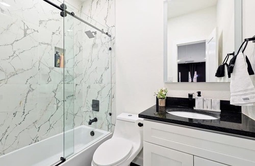 Arlington Casa | Spacious Loft 4 min. to AT&T Stadium w/Ping-Pong