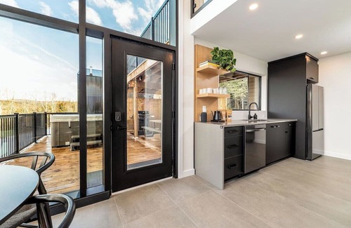 Waterford Cabina | STOKE Luxury Cabin 1 with epic views