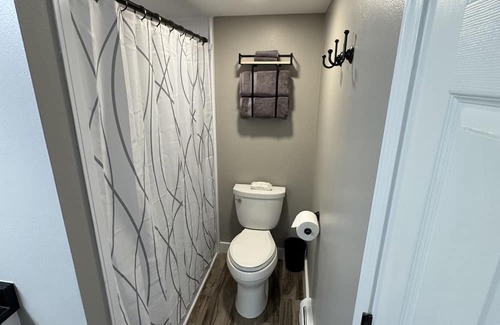 Keego Harbor Condominio | Pure Michigan Staycation!