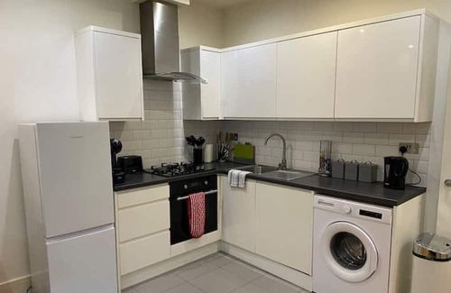 Horley Apartamento | Home comfort close to Gatwick!