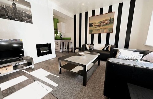 Abbey Wood Casa | Vibrant 3BD home with great links to the city