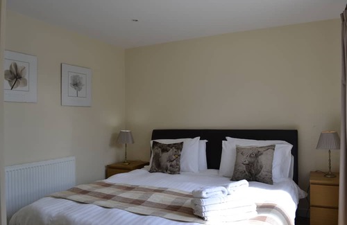Arden Apartamento | Courtyard Studio (Auchendennan)