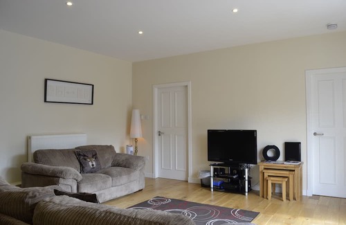 Arden Apartamento | Courtyard Studio (Auchendennan)