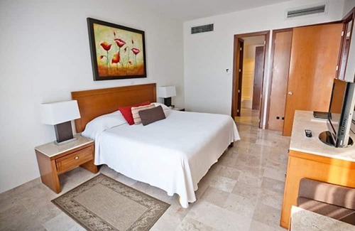 Costa Azul Complejo | Spacious 1-Bedroom Suite With Kitchen and Balcony