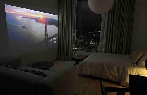 Kallio Apartamento | Modern, stylish 14th floor studio
