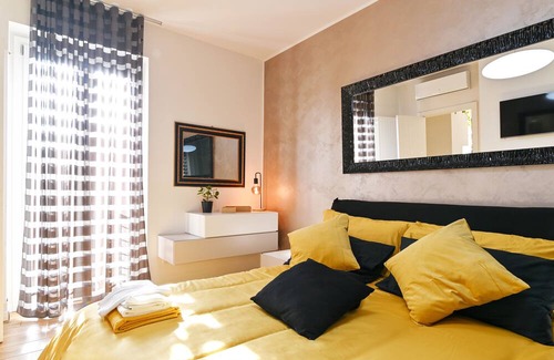 Segnano Apartamento | Vrbo Property
