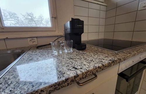 Horgen District Apartamento | Beautiful apartment with lake views, and its own balcony... SLEEPS 2 PEOPLE