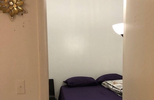 Midtown West Apartamento | 323 W 42nd St