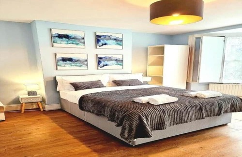 Mile End Apartamento | Evo Mile- 2 Bedroom Flat, Sleeps Upto 3, 3 min walk to Mile End Station