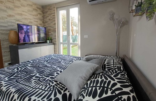 Orentano Apartamento | Vrbo Property