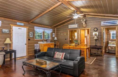 Cleora Cabina | The Egret Cabin - Accommodates 6 Guests