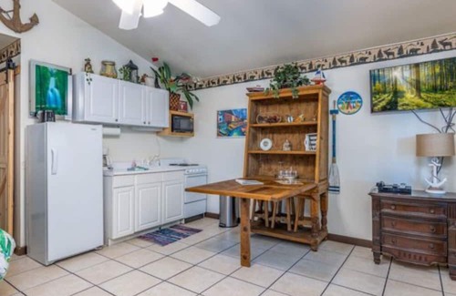 Cleora Cabina | The Ibis Cabin - Accommodates 4 Guests