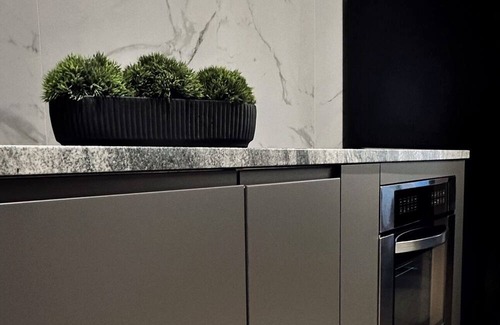 Pittsburgh Apartamento | Stylish Elegance
