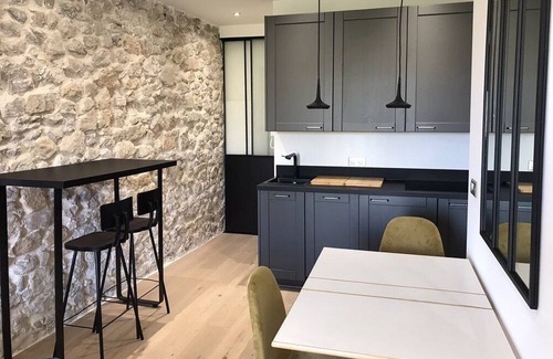 Antibes City Centre Apartamento | Beautiful 2 bed in Old Antibes, close to beaches, restaurants, cafes and shops