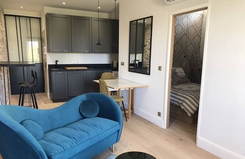 Antibes City Centre Apartamento | Beautiful 2 bed in Old Antibes, close to beaches, restaurants, cafes and shops