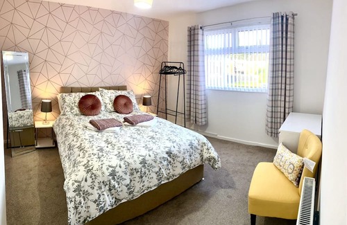 Thornaby On Tees Casa | Home from Home Howard’s House provides a comfy , clean home for your stay .