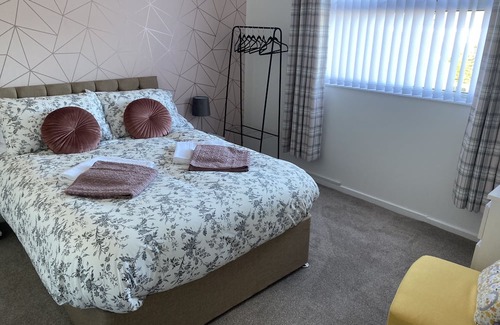 Thornaby On Tees Casa | Home from Home Howard’s House provides a comfy , clean home for your stay .