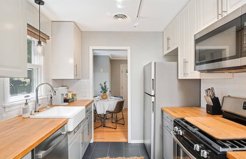 St. Louis Park Casa | Updated, pet-friendly home with great backyard only 10 minutes from the city!