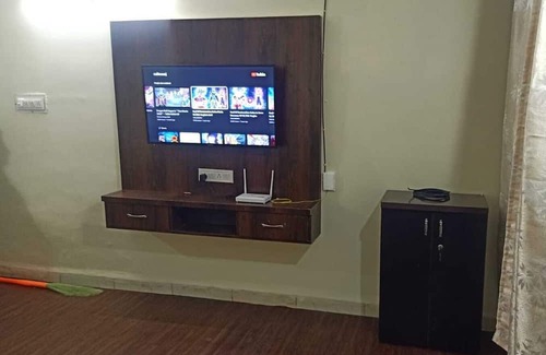Indore Apartamento | 1300 s.fit full independent flat at mid of city with all amenities