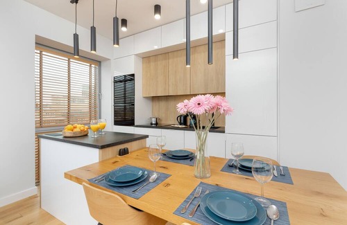 Srodmiescie Apartamento | Port Marine With Sea View by Renters