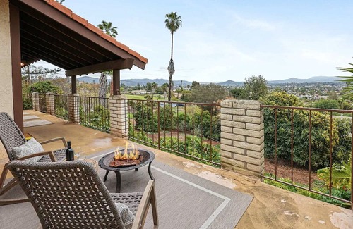 North Broadway Casa | Cozy Spanish villa with panoramic views, fire place, sauna and room to exhale!