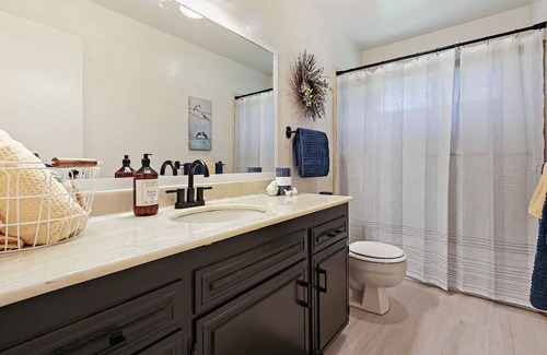 North Broadway Casa | Cozy Spanish villa with panoramic views, fire place, sauna and room to exhale!