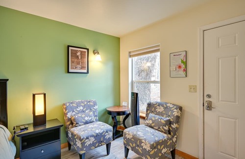 Crestone Apartamento | Walkable ‘Stargate’ Studio in Tranquil Crestone!