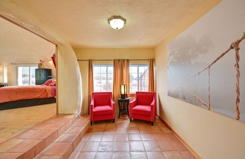 Crestone Apartamento | Pet-Friendly Crestone Studio Near Hiking Trails!