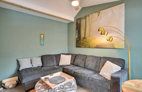 Crestone Apartamento | Cozy Crestone Vacation Rental w/ Mountain Views!