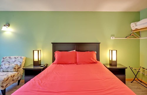 Crestone Apartamento | Pet-Friendly ‘Fifth Dimension’ Studio in Crestone!
