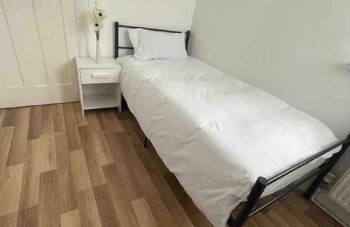 Lea Bridge Casa | Relaxing single room