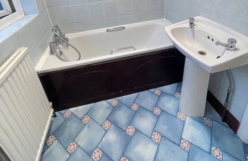 Lea Bridge Casa | Pair Paradise Haven - Double room