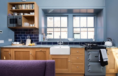 Haddington Apartamento | SHEPHERD'S BOTHY AT PAPPLE STEADING - a luxury bolthole for 2 close to East Lothian's outstanding co