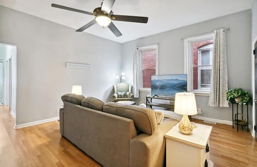 Newport News Apartamento | This duplex is a 1 bedroom(s), 1 bathrooms, located in Newport News, VA.