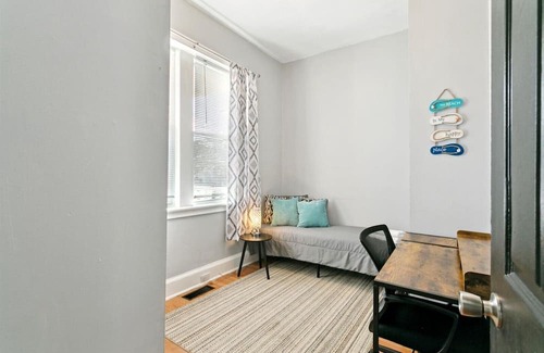 Newport News Apartamento | This duplex is a 1 bedroom(s), 1 bathrooms, located in Newport News, VA.