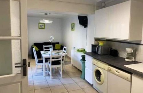 La Courneuve Casa | Homerez - Nice house for 4 ppl. with garden and terrace at La Courneuve