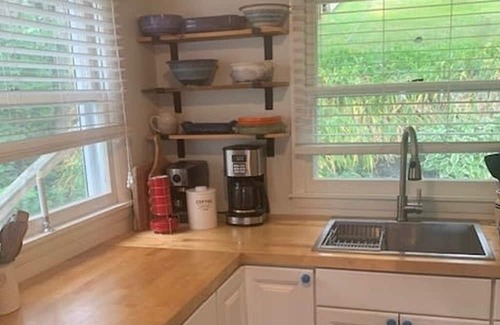 Town of Richmond Cabaña | Relaxing Lakefront Cottage Retreat